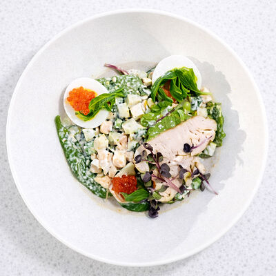 Оливье с курицей и кунжутной заправкой в Муссоны по цене 640 ₽