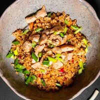 Чесночный рис с курицей в КафеМафия
