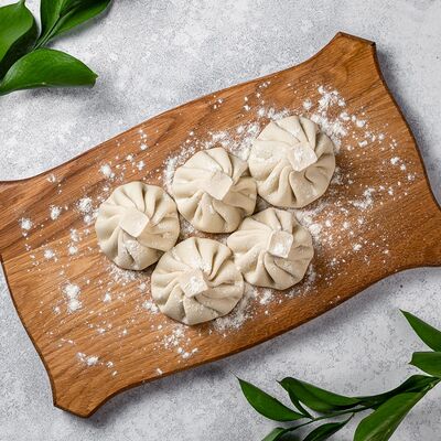 Хинкали для варки с грибами (5 шт) в Ресторан Батони по цене 455 ₽