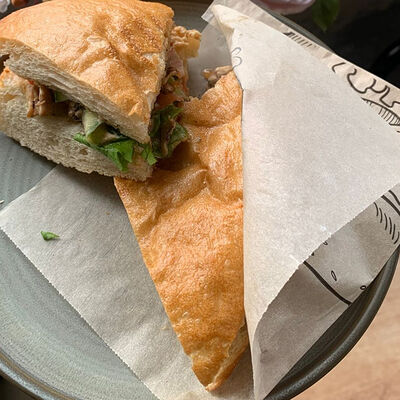 Сэндвич с курицей и грибами в Extrovert по цене 370 ₽