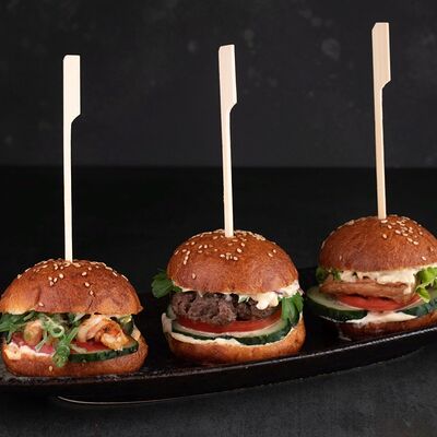 Сет из мини бургеров в Nest по цене 950 ₽