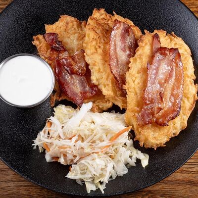 Брамбораки с беконом в Cernovar по цене 550 ₽