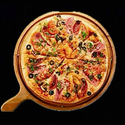 Пицца Мюнхенская на тонком тесте в Леон по цене 700 ₽