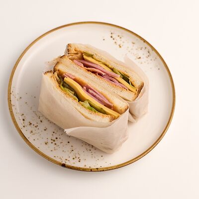 Сэндвич с ветчиной и сыром в Кофе Крафт по цене 540 ₽