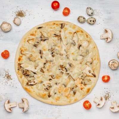 Пицца с курочкой и грибами в Yummy yummy по цене 350 ₽