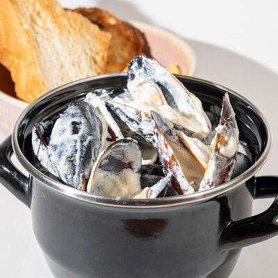 Мидии в соусе блю чиз в Spicy no spicy по цене 890 ₽