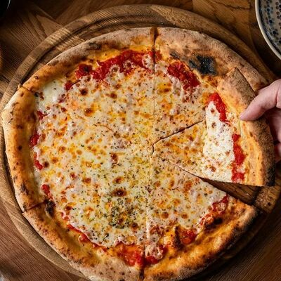 Пицца Маргарита в Сыроварня по цене 690 ₽