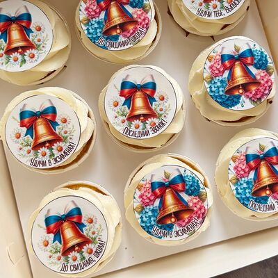 Капкейки Последний звонок в Lipatik sweets по цене 3900 ₽