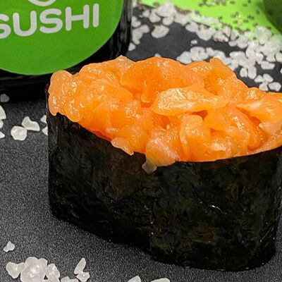 Гункан Лосось в Woow Sushi по цене 200 ₽