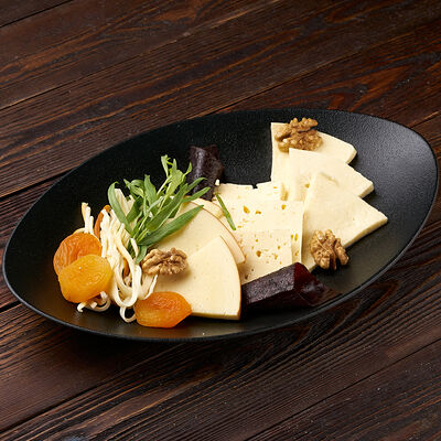 Ассорти грузинских сыров в ЛАЛИКО ГРУЗИНСКАЯ КУХНЯ по цене 960 ₽