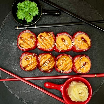 Запечённый ролл с крабом в Вкусно есть по цене 545 ₽