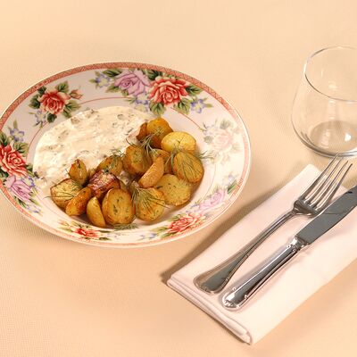 Жареный картофель с белыми грибами в сметанном соусев Моне по цене 790 ₽