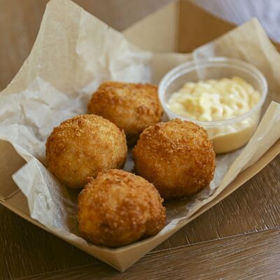 Шарики куриные с чеддером в Pizza Volante по цене 720 ₽