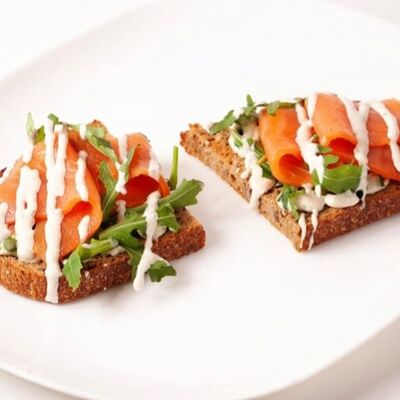 Брускетта с копченым лососем в Сыто Пьяно по цене 405 ₽