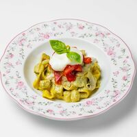 Паста с курицей и грибами в УРМАН кафе