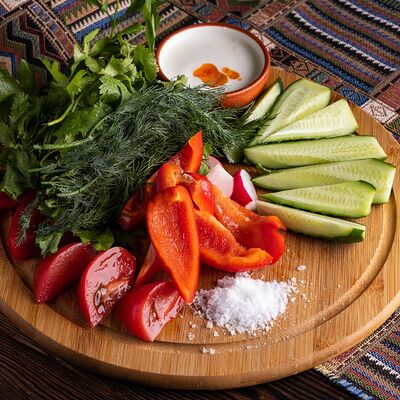 Овощи и зелень в Чё? Харчо! по цене 780 ₽