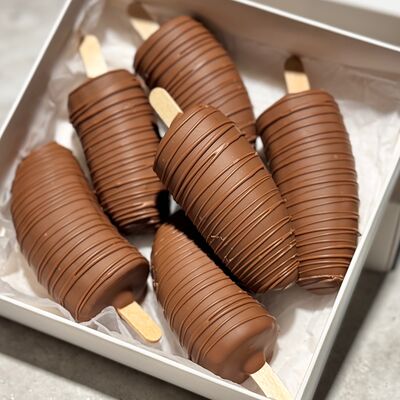 Бананы в молочном шоколадев Клубника в шоколаде Simple Berry по цене 3190 ₽