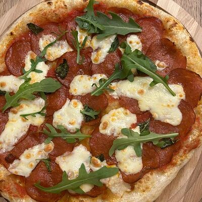 Пицца Пеперони в Опера траттория по цене 1015 ₽