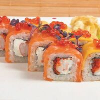 Ролл Эби сяке маки в Луиджи & Тосё