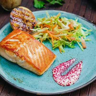 Стейк из лосося в Гриль house по цене 875 ₽