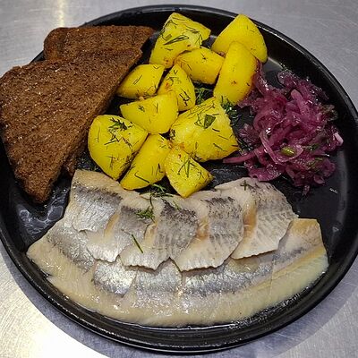 Селёдочка домашнего посола в Паркофка по цене 350 ₽