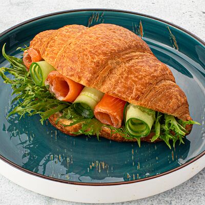 Круассан с форелью в Трикатель по цене 303 ₽