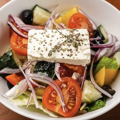 Салат Греческий в Тревеллерс кофе по цене 419 ₽