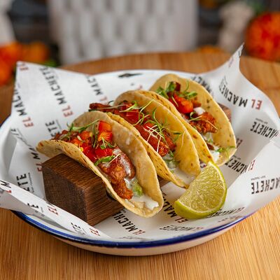 Тако с бататом в El Machete по цене 590 ₽