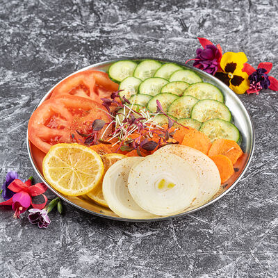 Салат Овощная нарезка Индиана в Om Namo Индийская кухня по цене 16 р.