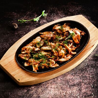 Жареные свиные ушки в BierBurg по цене 499 ₽