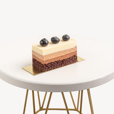 Пирожное Три шоколадав Дело по цене 390 ₽