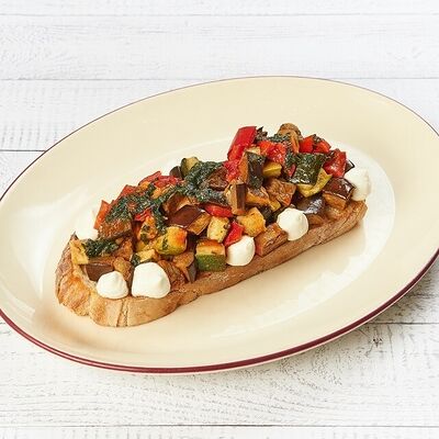 Брускетта с овощами гриль и сливочным сыром в АндерСон по цене 360 ₽