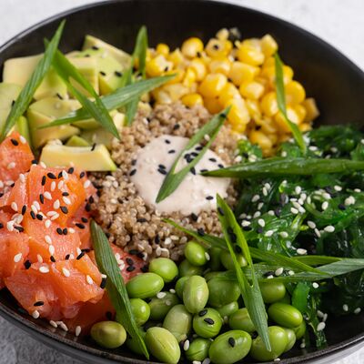 Поке-боул с семгой в Сакура по цене 920 ₽