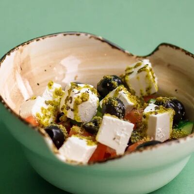 Салат Греческий в Локация кофе по цене 390 ₽