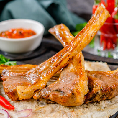 Шашлык из бараньей корейки в Роял Палас по цене 670 ₽