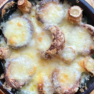 Грибы с сыром в Sololaki по цене 500 ₽