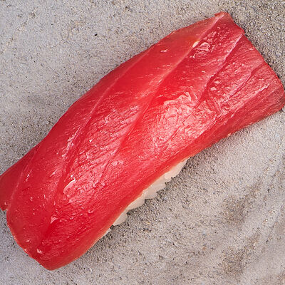 Суши с тунцом в Gaijin по цене 260 ₽