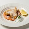 Хрустящие артишоки с мухаммарой, пармезаном и соусом дзадзики в Gallery to go по цене 810