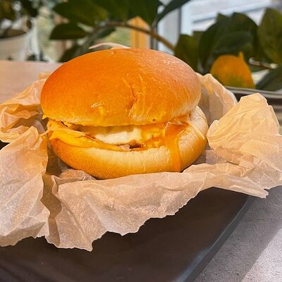 Булочка с яйцом в Moyo по цене 85 ₽