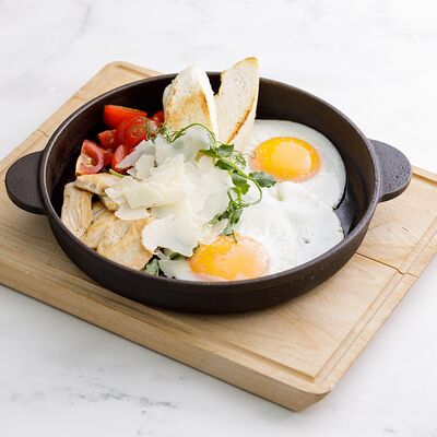 Глазунья с помидорами в Letto по цене 650 ₽