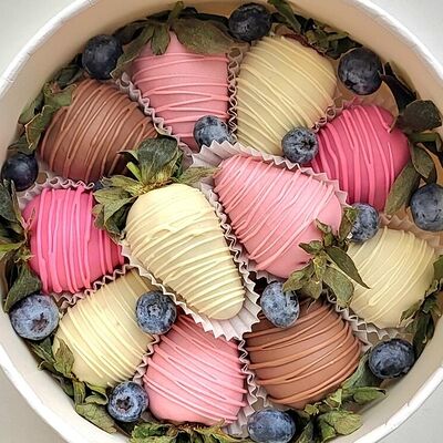Клубника в шоколаде Ассорти в Bala bakery по цене 3300 ₽