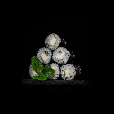 Тори маки ролл (с курицей) в SushiShop51 по цене 267 ₽