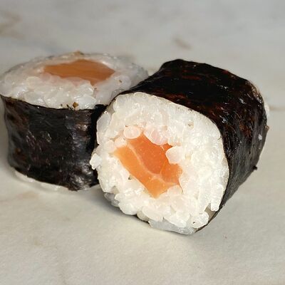 Маки с лососем в Точка еды по цене 179 ₽