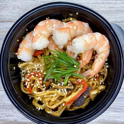 Wok Соба с креветками в Umami по цене 799 ₽