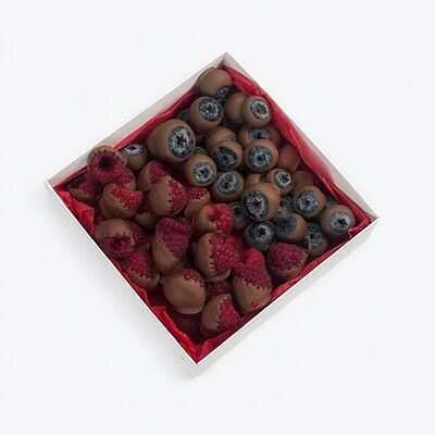 Ягоды в шоколаде в Клубника в шоколаде VeryBerryLab по цене 2990 ₽