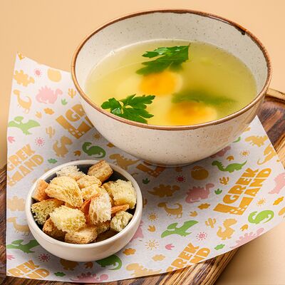 Бульон Куриный с сухариками в Семейный ресторан Mr Grek по цене 370 ₽