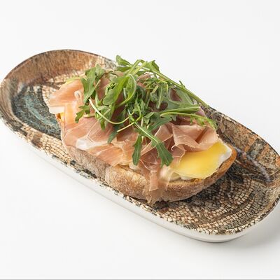 Брускетта с прошутто и манго в La Torre по цене 475 ₽