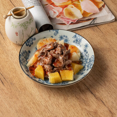 Говядина в сладко-остром соусе в Цзао Ван по цене 460 ₽