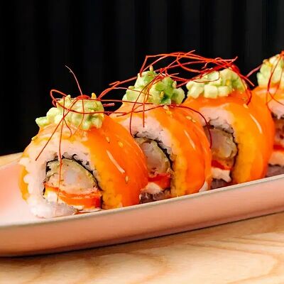 Ролл Лосось манго-чили new в Tsunami по цене 1050 ₽