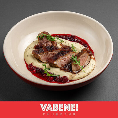 New Утиное филе с пюре из сельдерея в Траттория Vabene! по цене 960 ₽